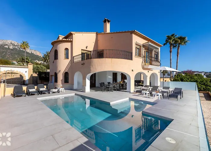 Villa Ausina By Abahana Villas